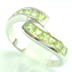 แหวนเงินแท้ราคาถูกชุบทองคำขาว เพอริดอทแท้ 0.72 กะรัต งานประณีตสวยงาม สั่งผลิตค่ะ