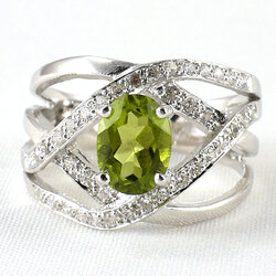 แหวนเงินแท้ราคาถูกชุบทองคำขาว เพอริดอทแท้ 1.60 กะรัต เพชรCZ 0.38 กะรัต งานประณีตสวยงาม สั่งผลิตค่ะ