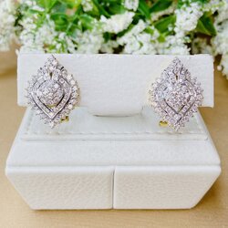 ต่างหูเพชรห่วงหนีบโอเมก้า clips ห่วงแบบนี้ถอดใส่ง่ายสะดวกสบาย ไม่เจ็บหูคู่ใหญ่ฝังเพชรเต็ม เพชรเม็ดใหญ่ เล่นไฟ ขาวใสสุดๆ