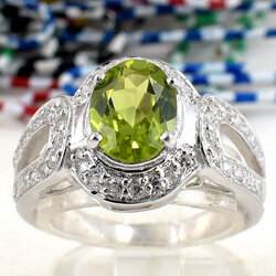 แหวนเงินแท้ราคาถูกชุบทองคำขาว เพอริดอทแท้ 1.90 กะรัต เพชรCZ 0.69 กะรัต งานประณีตสวยงาม สั่งผลิตค่ะ