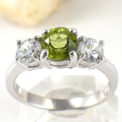 แหวนเงินแท้ราคาถูกชุบทองคำขาว เพอริดอทแท้ 1.05 กะรัต เพชรCZ 0.50 กะรัต งานประณีตสวยงาม สั่งผลิตค่ะ