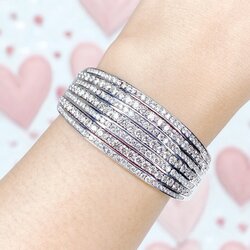 กำไลเพชร 7 แถว ตัวเรือนชุบทองขาว เพชรสวย ขาวใส เล่นไฟมากชิ้นนี้