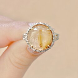 ไหมทองทรงกลม ล้อมเพชรน้ำ 100 “Natural Rutilated Quartz” ไหมทอง cutting เป็นหลังเบี้ย ไหมแน่น ไหมธรรมชาติ เส้นชัดเจน