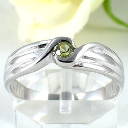 แหวนเงินแท้ราคาถูกชุบทองคำขาว เพอริดอทแท้ 0.15 กะรัต งานประณีตสวยงาม สั่งผลิตค่ะ