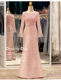 รหัส ชุดเจ้าภาพ : PFL153A ชุดราตรีแม่เจ้าสาว แม่เจ้าบ่าว ญาติเจ้าภาพ มีแขนยาว ปักผ้าลูกไม้และเลื่อม สวย หรูหรา สมฐานะในเกรดเจ้าภาพ