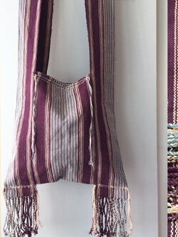 ขายย่าม กระเป๋าย่าม ย่ามกะเหรี่ยง ย่ามชาวเขา ขายย่ามชาวเขา กระเป๋าสะพายข้าง กระเป๋าแฮนด์เมด ของฝากญาติผู้ใหญ่ ย่ามพระ ราคาถูก ลาราคาพิเศษ