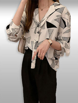 เสื้อแฟชั่นสีขาวลายเรขาคณิตสไตล์เก๋ รหัส2197