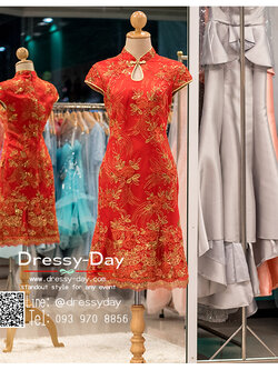 รหัส ชุดกี่เพ้า : KPS004 ชุดกี่เพ้าประยุกต์สีแดงปักดิ้นทองรูปดอกไม้อย่างสวยหรู ชุดกี่เพ้าสวยๆ แบบสั้นกุ๊นขอบผ้า สวยๆ คัตติ้งเป๊ะมาก ใส่ออกงาน ไปงานแต่งงาน ใส่เป็นชุดพิธีกร ชุดเพื่อนเจ้าสาว ชุดถ่ายพรีเวดดิ้ง ชุดยกน้ำชา หรือ ใส่ ชุดกี่เพ้าแต่งงาน สวยมากๆ ค่