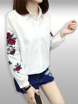 เสื้อเชื๊ตแฟชั่นคอปกสีขาวแขนแต่งลายดอกสไตล์เกาหลี รหัส 1932