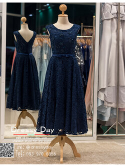 รหัส ชุดราตรี :PFS025 ชุดไปงานแต่งตกแต่งกริตเตอร์ ผ้าลูกไม้ฝรั่งเศษ สวยเก๋ ชุดราตรีสั้นหรู สีน้ำเงิน คาดเข็มขัดโบว์ช่วงเอว สวย สง่า ดูดีแบบเจ้าหญิง ใส่ไปงานแต่งงาน งานกาล่าดินเนอร์ งานเลี้ยง งานพรอม งานรับกระบี่