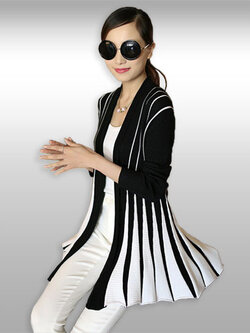 เสื้อแฟชั่นไหมพรมถักแต่งลายริ้วปลายบานสวยเก๋ รหัส 2156