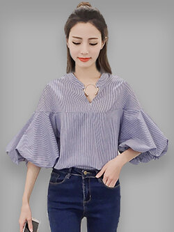 เสื้อแฟชั่นคอวี แขนดีไซน์พองๆ ใส่ห่วงคอเสื้อสุดเก๋ รหัส 1595-ลายตรง