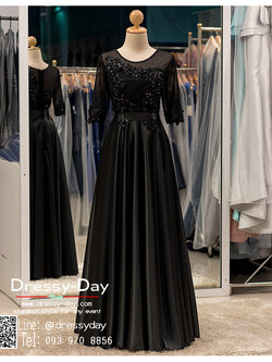 รหัส ชุดราตรี :BB120 ราตรียาวแบบมีแขน ช่วงบนปักลูกไม้เนื้อดี คาดโบว์น่ารัก ต่อกระโปรงผ้าซาตินพรีเมี่ยม มาพร้อมซับในอย่างดี สวยแบบเรียบหรู ใส่ได้หลากหลายโอกาส สีดำ