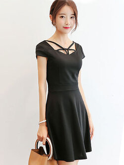 ชุดเดรสแฟชั่นแขนสั้น แต่งสายไขว้แบบสวยหรู ดูดีสไตล์เกาหลีจ้า รหัส 1697