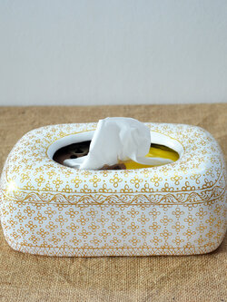 กล่องใส่กระดาษทิชชูรีฟิวล์ สีขาวลายเส้นทอง