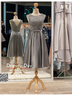 รหัส ชุดราตรี : PFS050 ชุดราตรีสั้น เดรสออกงานประดับโบว์ช่วงเอว ชุดไปงานแต่งงาน ชุดแซก สีเทา สวยด้วยลูกไม้ด้านบนและเรียบหรูด้วยผ้าซาติน