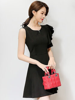 ชุดเดรสแฟชั่นแขนสั้น แต่งแขนสั้นระบายแบบสวยหรูดูดีสไตล์เกาหลีจ้า รหัส 1857-สีดำ