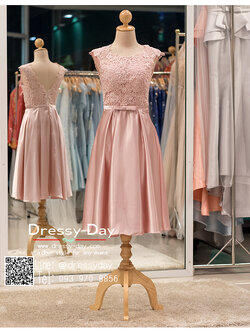 รหัส ชุดราตรี : PFS050 ชุดราตรีสั้น เดรสออกงานประดับโบว์ช่วงเอว ชุดไปงานแต่งงาน ชุดแซก สีชมพู สวยด้วยลูกไม้ด้านบนและเรียบหรูด้วยผ้าซาติน
