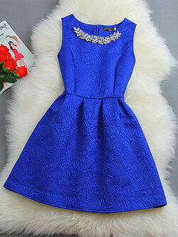 ชุดเดรสออกงาน แถมสร้อยคอแบบสวยหรูด้วยลวดลายในผ้า-1300-สีน้ำเงิน