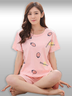 ชุดเซ็ทเสื้อกางเกงสีชมพูลายลูกสตรอว์เบอรี่ รหัส2103