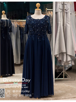 รหัส ชุดราตรีคนอ้วน : PFL039 ชุดราตรียาวมีแขนตกแต่งด้วยลูกไม้งานสวย ชุดแซกซีทรูประดับกริตเตอร์อย่างสวยงาม ชุดไปงานแต่งสีน้ำเงิน ผ้าชีฟอง เรียบหรู เหมาะสำหรับงานแต่งงาน งานกลางคืน กาล่าดินเนอร์ ชุดออกงาน