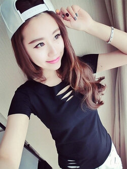 เสื้อยืดแฟชั่นแขนสั้น ไม่เย็บขอบ ดีเทลแต่งขาดๆ รหัส 1511-สีดำ