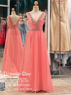 รหัส ชุดราตรียาว : PF025 ชุดไปงานแต่ง ชุดราตรี after party สีชมพู แขนกุด ประดับเลื่อมบนชุด มีโบว์น่ารักที่เอว สวยเก๋เหมาะใส่ออกงานกลางคืน งานแต่งงาน