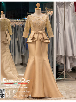 รหัส ชุดราตรี :PFL059 ชุดไปงานแต่งตกแต่งกริตเตอร์ ชุดราตรียาวซีทรูผ้าลูกไม้เรียบหรู หลังปิด สีทอง เล่นดีเทลระบายชายช่วงเอว เหมาะสำหรับงานแต่งงาน งานกลางคืน กาล่าดินเนอร์ ชุดไทยประยุกต์