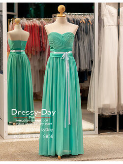 รหัส ชุดราตรียาว : YI076 ชุดแซกสวยหรู ด้วยชุดราตรียาวสีเขียว เกาะอก