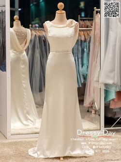 รหัส ชุดราตรียาว :PF003 ชุดราตรียาว เดรสออกงาน ชุดไปงานแต่งงาน ชุดแซก สีครีม ประดับไหล่เป็นดอกกุหราบ โชว์หลัง มีสายประดับสวยๆ ที่ด้านหลัง เรียบหรูมากๆ เหมาะสำหรับงานแต่งงาน งานกลางคืน กาล่าดินเนอร์