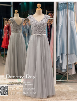 รหัส ชุดราตรี : PFL052 ชุดราตรียาวตกแต่งลูกไม้งานสวย ชุดไปงานแต่งซีทรูช่วงอก สีเทา ชุดพรีเวดดิ้งประดับกริตเตอร์พร้อมส่ง ใส่ถ่ายพรีเวดดิ้งแนวเจ้าหญิง ริมทะเล หรือในสวน แบบชมพู่ สวยมากๆ ค่ะ