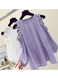 เสื้อแฟชั่นโชว์หัวไหล่ต่อผ้าลูกไม้มี2สี รหัส1903