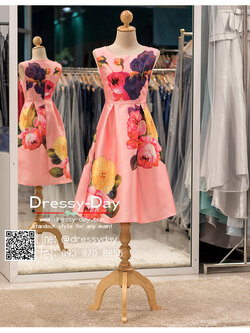 รหัส ชุดราตรีสั้น :PF106 ชุดแซก ชุดราตรีสั้นชมพูโอรสสไตล์วินเทจลายดอกไม้สวยหรูและดูดี เหมาะใส่เป็นชุดเดรสออกงานซิปหลัง ชุดไปงานแต่งงาน งานหมั้น