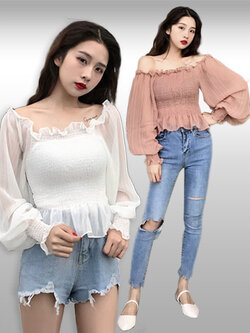 เสื้อแฟชั่นเปิดไหล่แต่งสม็อก แขนพอง สไตล์สวยหรู มี 2 สี รหัส 1923