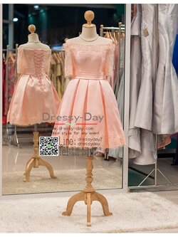 รหัส ชุดราตรีสั้น :PF001-4 ชุดแซก ชุดราตรีสั้นโอรส ผ้าซาตินประดับลูกไม้เรียบๆ โชว์ไหล่ แต่หรูและดูดี เหมาะใส่อองานแต่งงาน งานกลาวัน งานกลางคืน งานเลี้ยง งานหมั้น