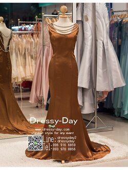 รหัส ชุดราตรียาว : PF012 - 1 ชุดราตรียาว เดรสออกงาน ชุดไปงานแต่งงาน ชุดแซก สีน้ำตาล โชว์หลัง มีสายประดับสวยๆ ที่ด้านหลังและหน้า เรียบหรูมากๆ เหมาะสำหรับงานแต่งงาน งานกลางคืน กาล่าดินเนอร์