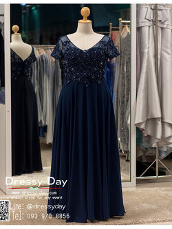 รหัส ชุดราตรีคนอ้วน : PFL038 ชุดราตรียาวแขนสั้นตกแต่งด้วยลูกไม้งานสวย ชุดแซกซีทรูประดับกริตเตอร์อย่างสวยงาม ชุดไปงานแต่งสีน้ำเงิน ผ้าชีฟอง เรียบหรู เหมาะสำหรับงานแต่งงาน งานกลางคืน กาล่าดินเนอร์ ชุดออกงาน ชุดคนอ้วน