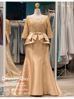 รหัส ชุดราตรี :PFL059 ชุดไปงานแต่งตกแต่งกริตเตอร์ ชุดราตรียาวซีทรูผ้าลูกไม้เรียบหรู หลังปิด สีทอง เล่นดีเทลระบายชายช่วงเอว เหมาะสำหรับงานแต่งงาน งานกลางคืน กาล่าดินเนอร์ ชุดไทยประยุกต์