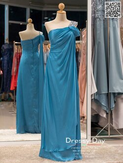 รหัส ชุดราตรี :PFL035 ชุดไปงานแต่งงานจีบผ้าเดรปช่วงอก ชุดแซก ชุดราตรียาว หรู สีฟ้า ไหล่เฉียงตกแต่งคริสตัล สวยเก๋มากๆ เหมาะสำหรับงานแต่งงาน งานกลางคืน กาล่าดินเนอร์