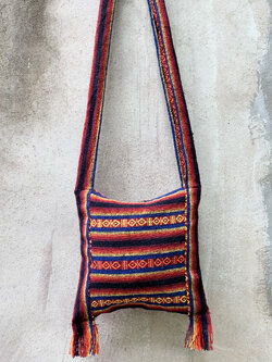 Size S ขายย่าม ย่าม ย่ามกะเหรี่ยง ย่ามชาวเขา ขายย่ามกระเหรี่ยงทอมือ กระเป๋าฮิปปี้ กระเป๋าโบฮีเมียน กระเป๋าแนวๆ กระเป๋าแนวเซอร์ๆ ย่ามราคาถูก