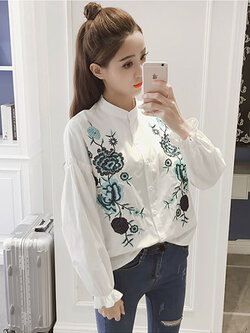 เสื้อแฟชั่นสีขาวคอจีนแต่งลายปักดอกไม้ แบบสวยหรู รหัส 1929