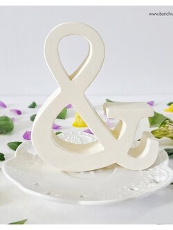 Shredded Wheat - สัญลักษณ์ & (Ampersand) ตั้งโต๊ะ งานไม้สัก โทนสีครีม