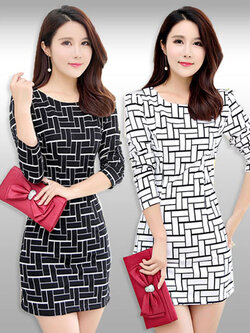 ชุดเดรสแฟชั่นแต่งลายใส่ทำงานสวยหวาน มี 2 สี รหัส 2217