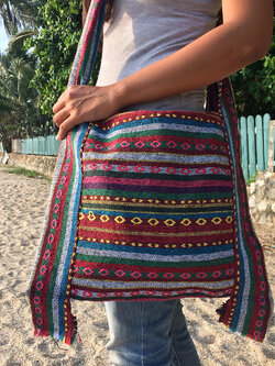 ขายย่าม ย่ามกะเหรี่ยง ย่ามชาวเขา ขายย่ามกระเหรี่ยงทอมือ กระเป๋าฮิปปี้ กระเป๋าโบฮีเมียน กระเป๋าแนวๆ กระเป๋าแนวเซอร์ๆ