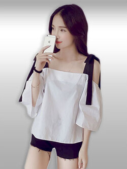 เสื้อแฟชั่นสีขาวแต่งไหล่ริบบิ้นน่ารักๆ รหัส 1866