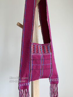 ย่าม ย่ามชนเผ่า ย่ามปักมือ ย่ามผ้าฝ้าย งานเย็บมือ กระเป๋าย่าม ย่ามผ้าทอมือ กระเป๋าย่ามพื้นเมือง ของฝากภาคเหนือ ย่ามกะเหรี่ยง ราคาถูก ลดราคา กระเป๋าสะพายข้าง งานแฮนด์เมด กระเป๋าผ้าแนวๆ สะพายข้าง พาดไหล่ ของฝากญาติผู้ใหญ่ ของฝากชาวต่างชาติ ย่ามพระ