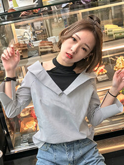 เสื้อเชิ๊ตแฟชั่น คอวี แต่งสายคล้องคอโชว์ไหล่ -1572-พื้นขาวลายทางดำ