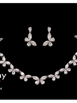 รหัส ND151 : เครื่องประดับเจ้าสาว แม่เจ้าสาว ออกงานกลางคืน ไปงานแต่ง ใส่กับชุดราตรีเปิดไหล่ สวยหรูหราแบบจัดเต็ม