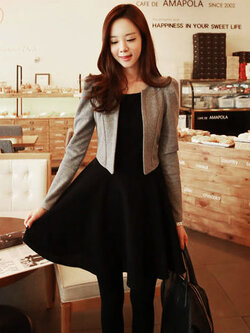 ชุดเซท เดรสสั้นแขนกุดสีดำ มาพร้อมเสื้อคลุมตัวสั้น แขนยาวสีเทามี 2 ไซส์