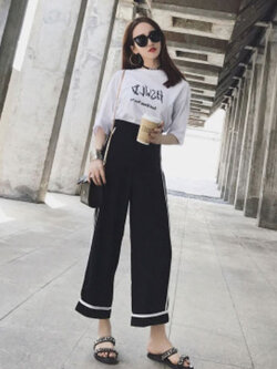 ชุดเซทเสื้อแฟชั่นสีขาวกับกางเกงสีดำแต่งขลิบขาวขายาว ลำลองเก๋ๆ รหัส 1944